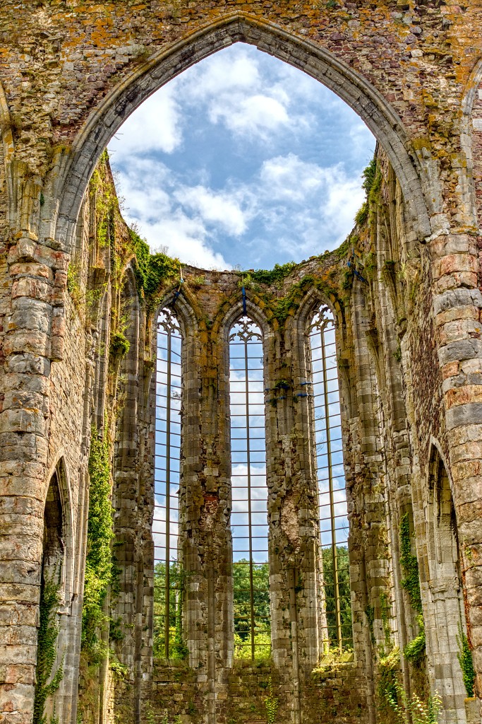 Abbaye D'Aulne hdr abdij belgie religie religion klooster ruine katholiek rooms saint sint aulne kerk kathedraal